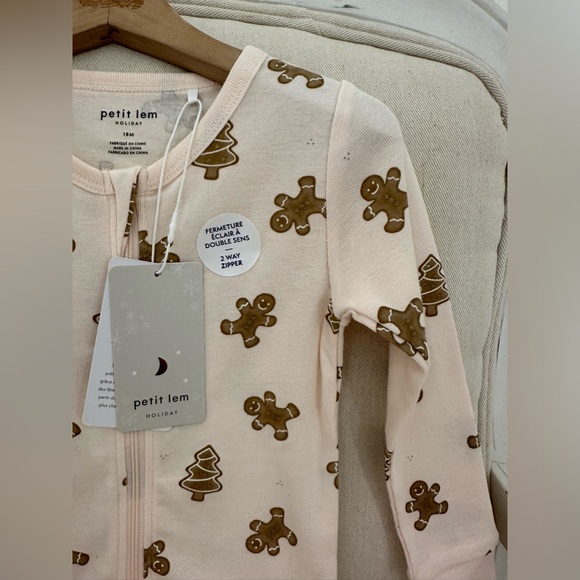 *SOLD* ๐ Baby 18 Mth Gingerbread Footed Sleeper Petit Lem - Picture 5 of 8